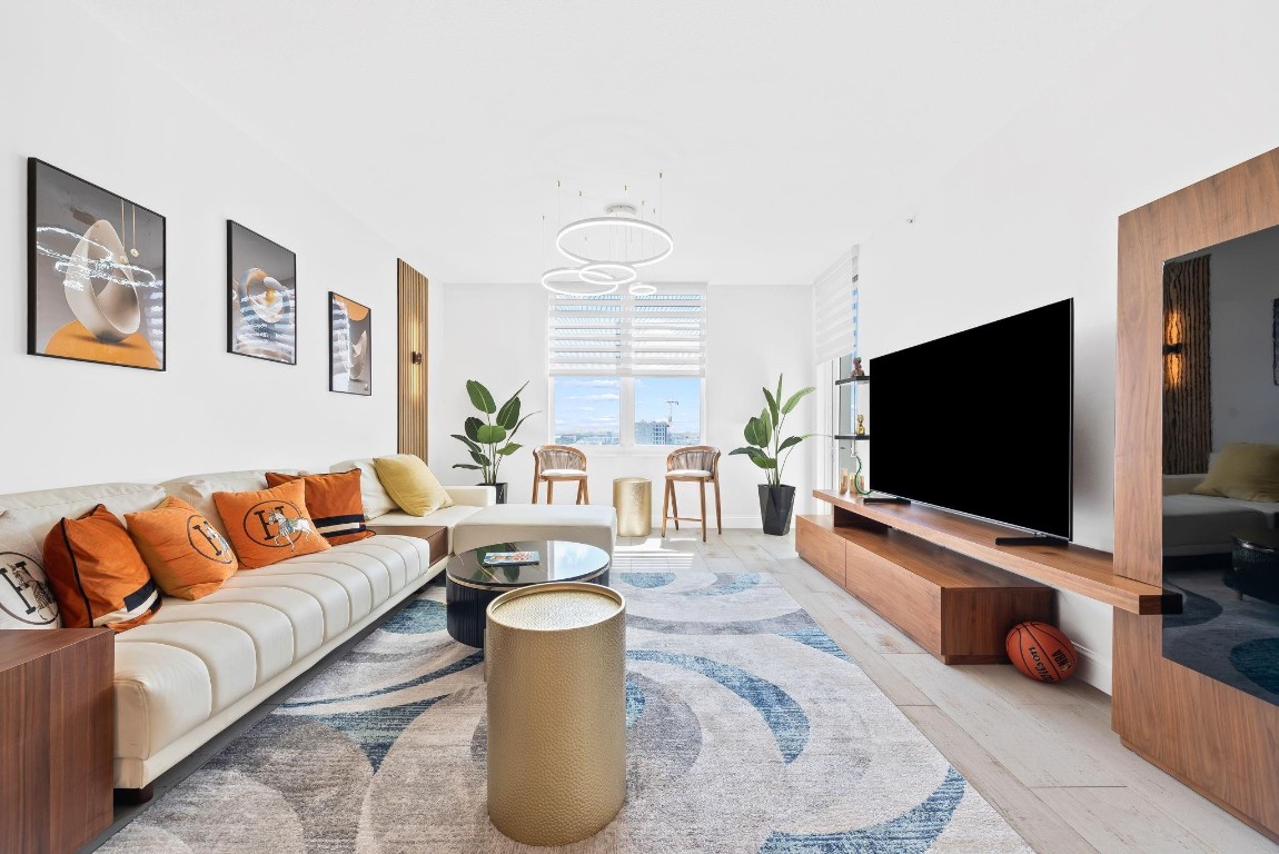 511 SE 5th #1709 Fort Lauderdale, FL 33301