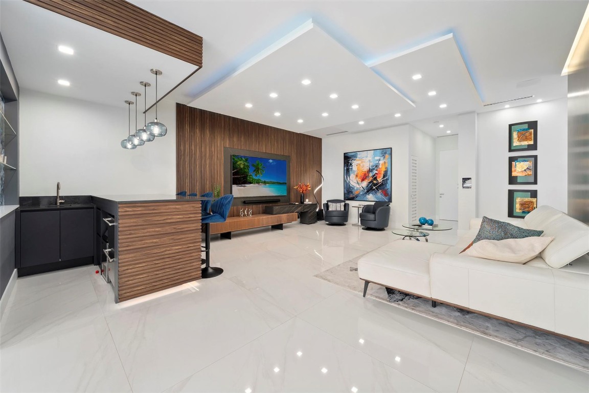 2631 NE 48th Lighthouse Point, FL 33064