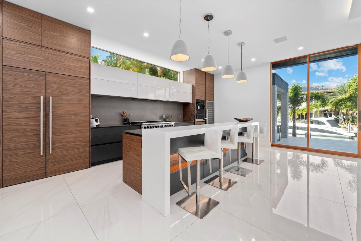 2631 NE 48th Lighthouse Point, FL 33064