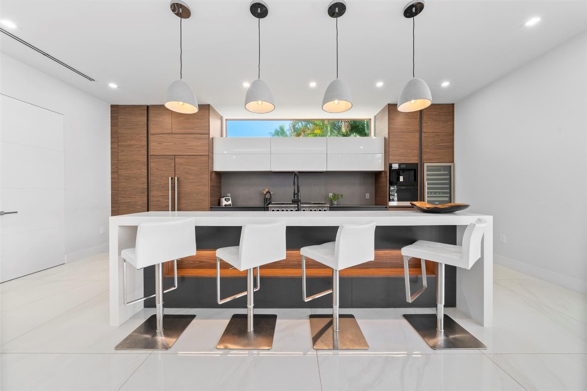 2631 NE 48th Lighthouse Point, FL 33064