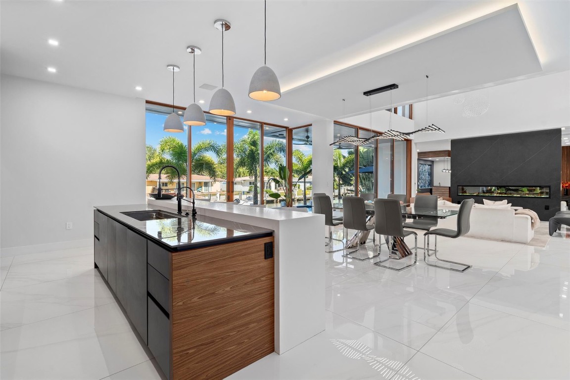 2631 NE 48th Lighthouse Point, FL 33064