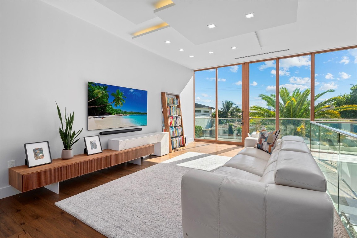 2631 NE 48th Lighthouse Point, FL 33064