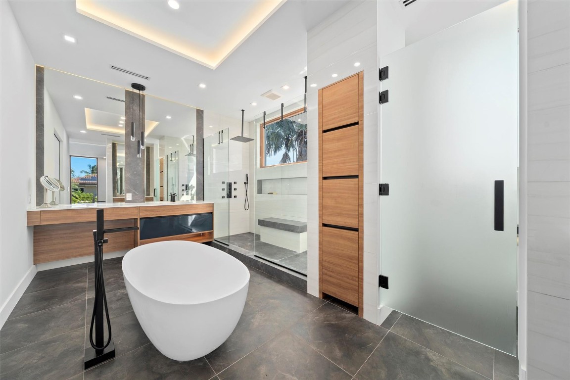 2631 NE 48th Lighthouse Point, FL 33064