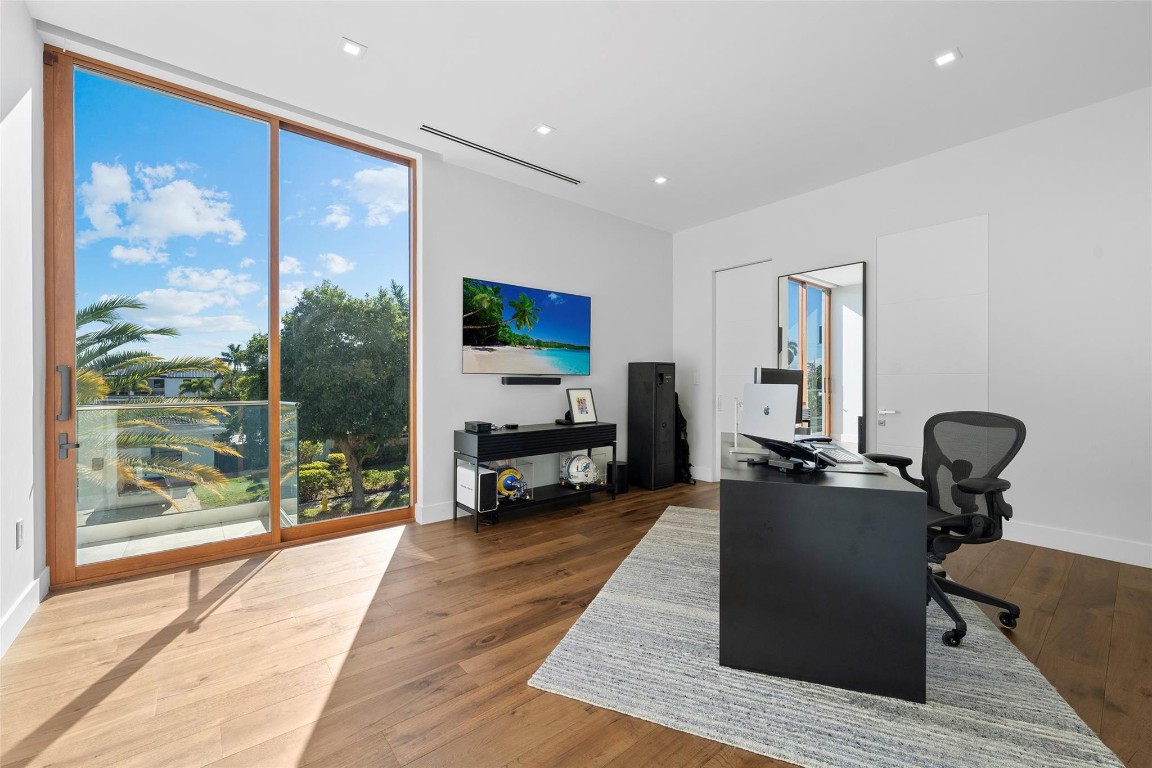 2631 NE 48th Lighthouse Point, FL 33064