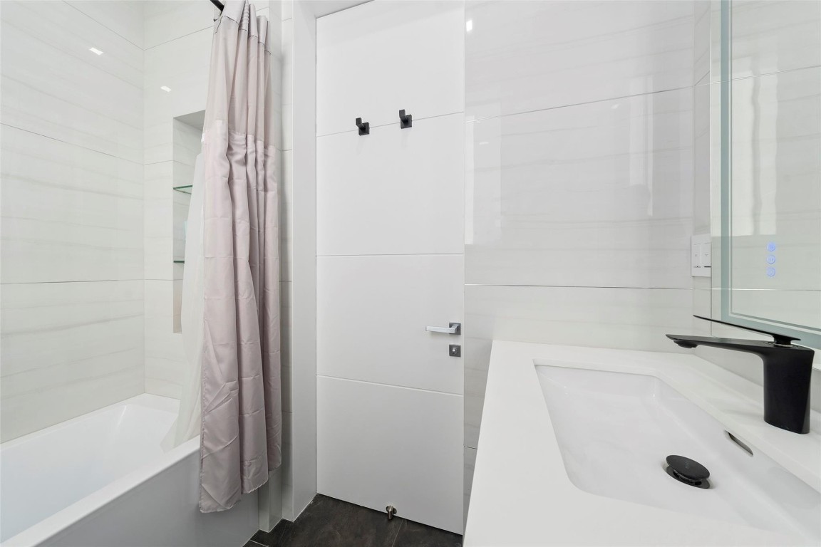 2631 NE 48th Lighthouse Point, FL 33064