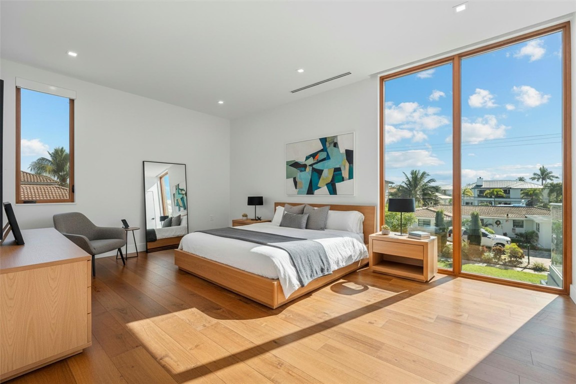 2631 NE 48th Lighthouse Point, FL 33064