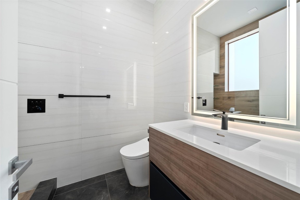 2631 NE 48th Lighthouse Point, FL 33064