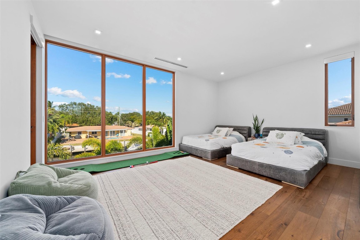 2631 NE 48th Lighthouse Point, FL 33064