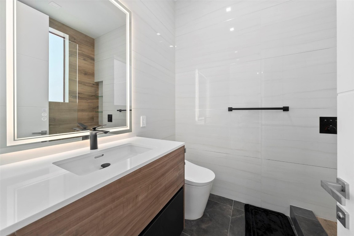 2631 NE 48th Lighthouse Point, FL 33064