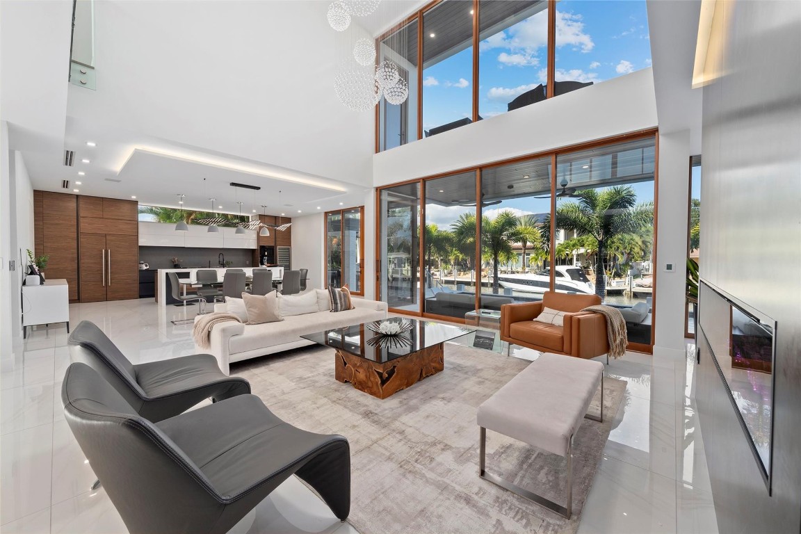 2631 NE 48th Lighthouse Point, FL 33064