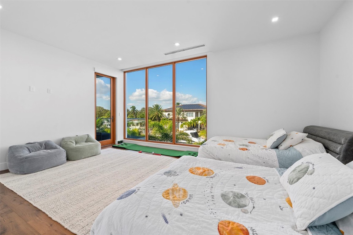 2631 NE 48th Lighthouse Point, FL 33064