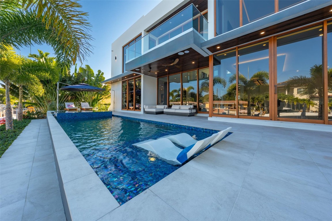 2631 NE 48th Lighthouse Point, FL 33064