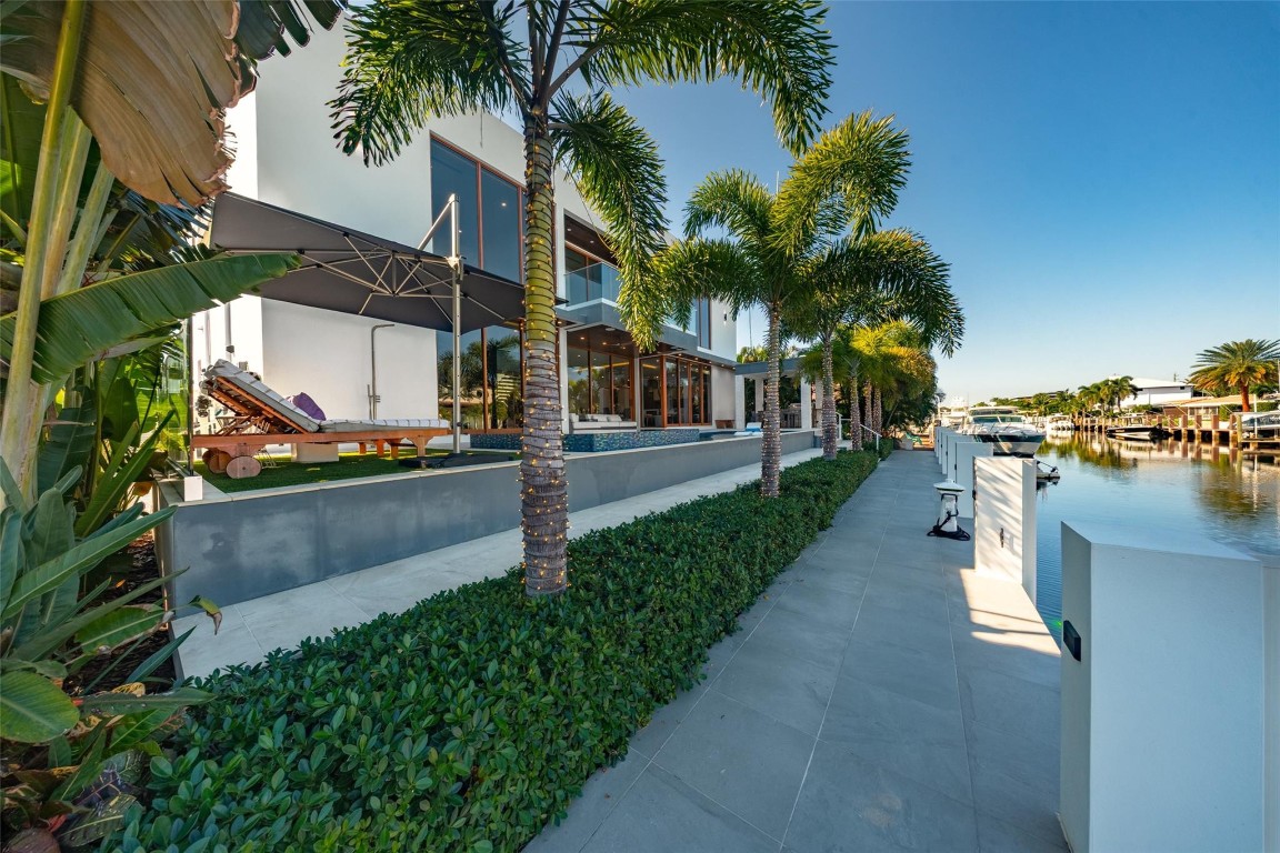 2631 NE 48th Lighthouse Point, FL 33064