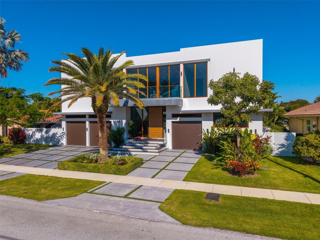 2631 NE 48th Lighthouse Point, FL 33064