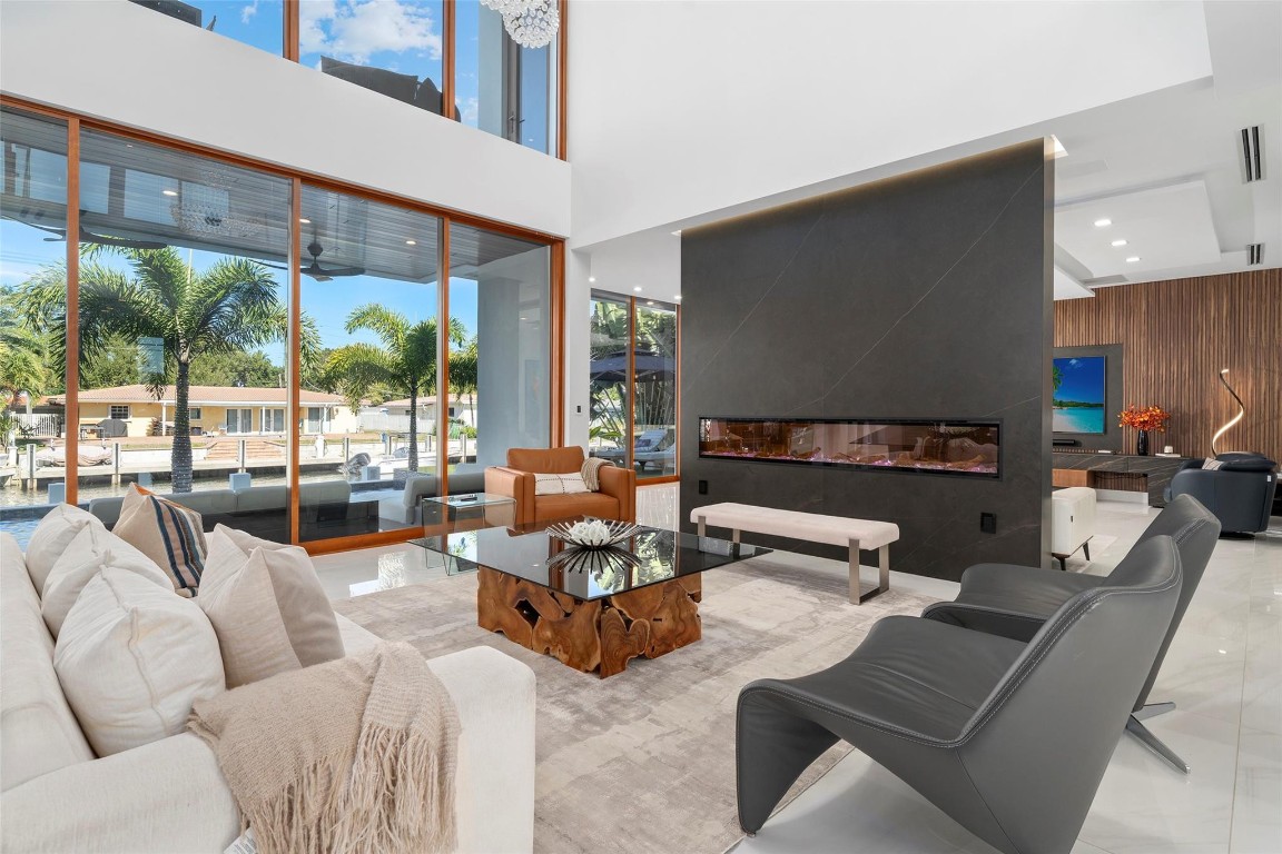 2631 NE 48th Lighthouse Point, FL 33064