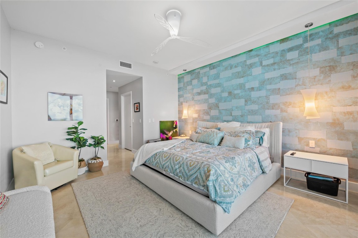 701 N Fort Lauderdale Bch #704 Fort Lauderdale, FL 33304