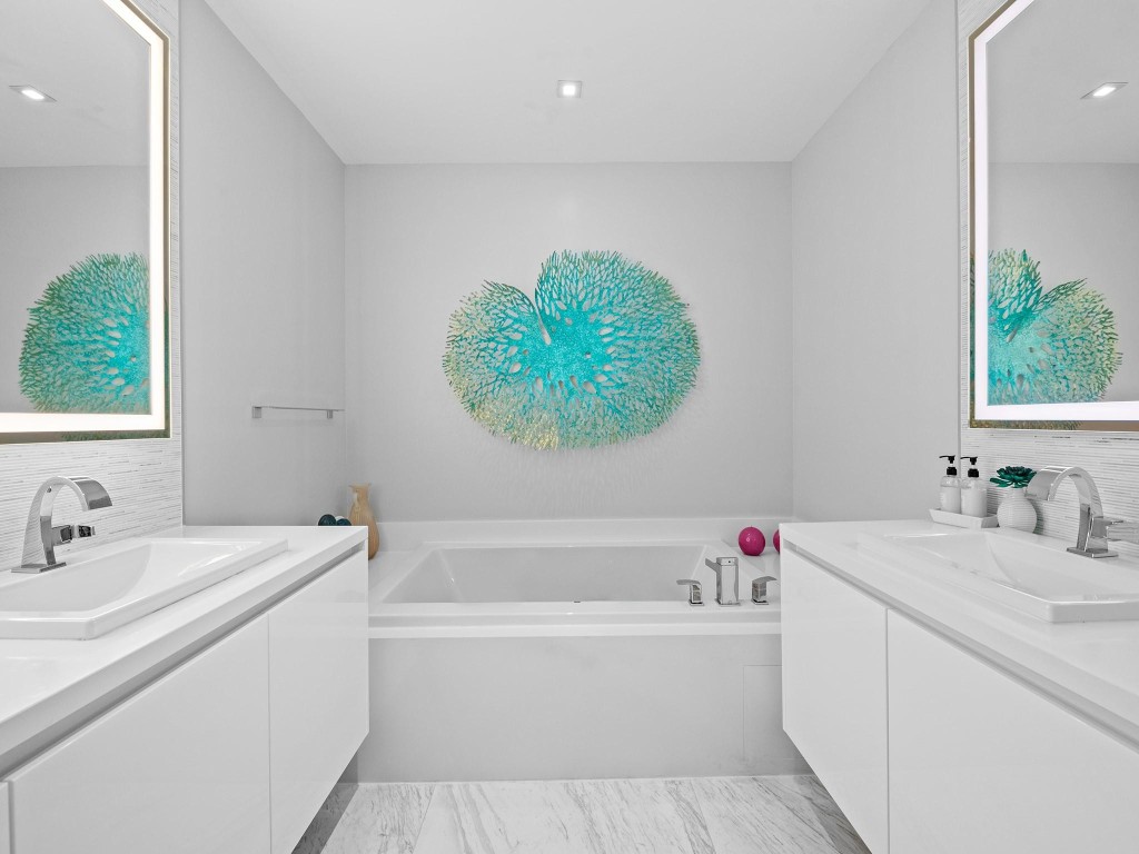 701 N Fort Lauderdale Bch #704 Fort Lauderdale, FL 33304