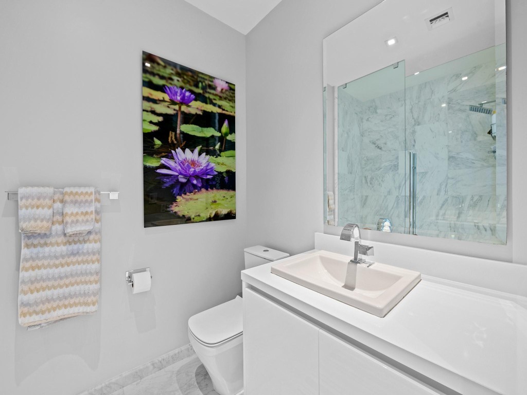 701 N Fort Lauderdale Bch #704 Fort Lauderdale, FL 33304