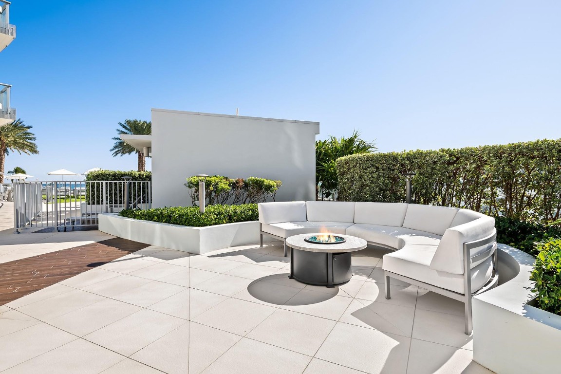 701 N Fort Lauderdale Bch #704 Fort Lauderdale, FL 33304