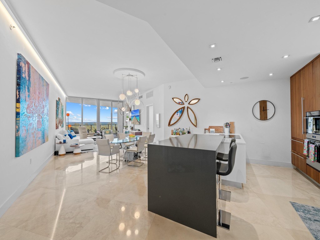 701 N Fort Lauderdale Bch #704 Fort Lauderdale, FL 33304