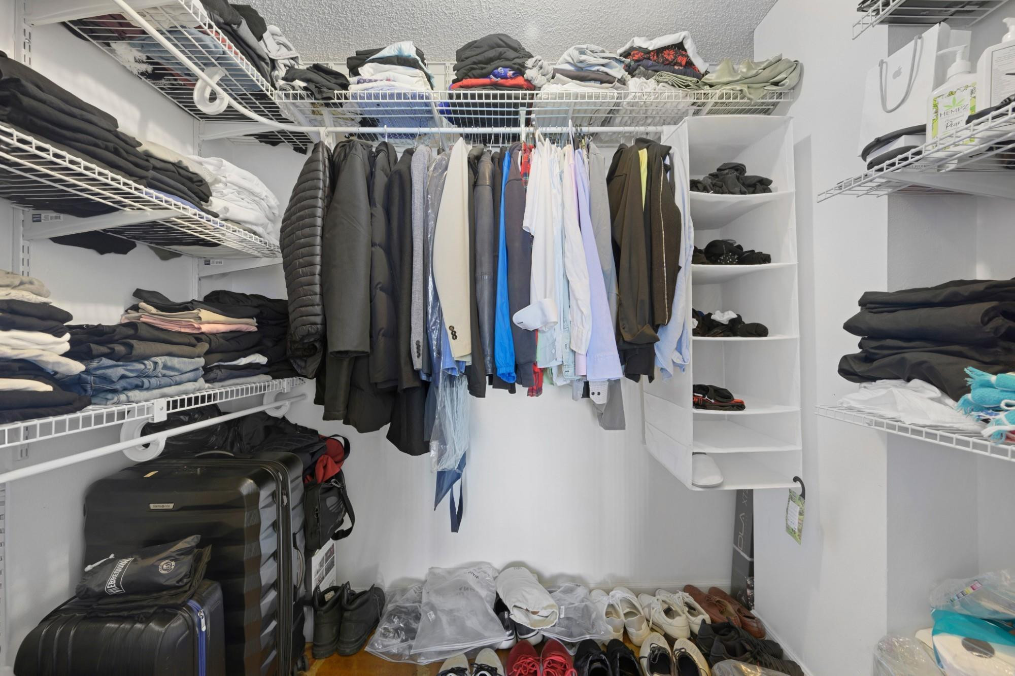 600 Parkview #1111 (PH11) Hallandale Beach, FL 33009