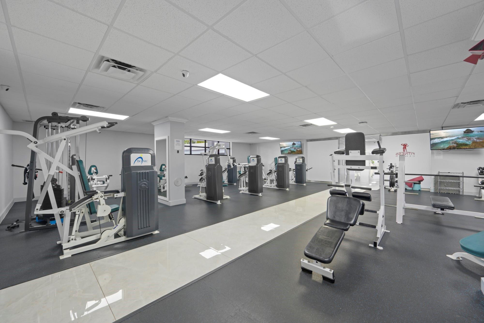 600 Parkview #1111 (PH11) Hallandale Beach, FL 33009