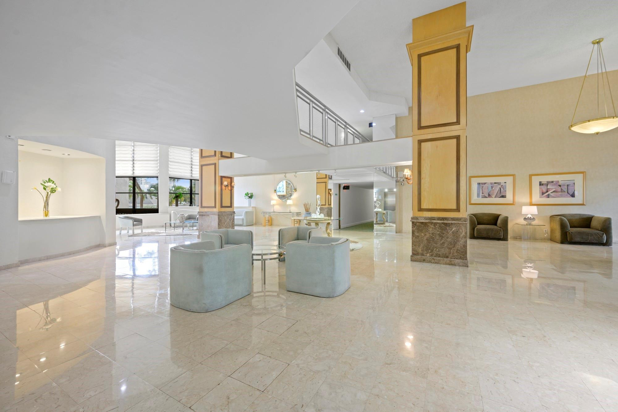 600 Parkview #1111 (PH11) Hallandale Beach, FL 33009