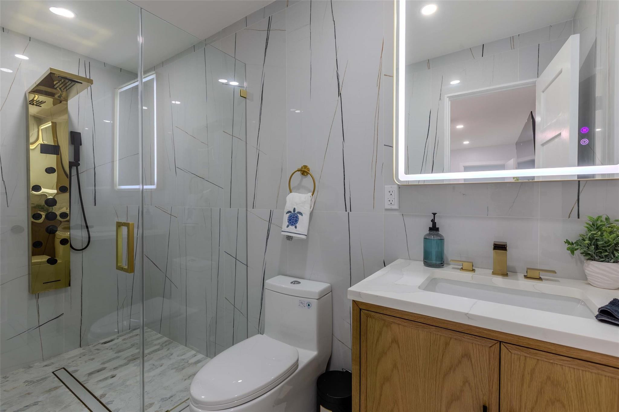 2633 NW Taft Hollywood, FL 33020