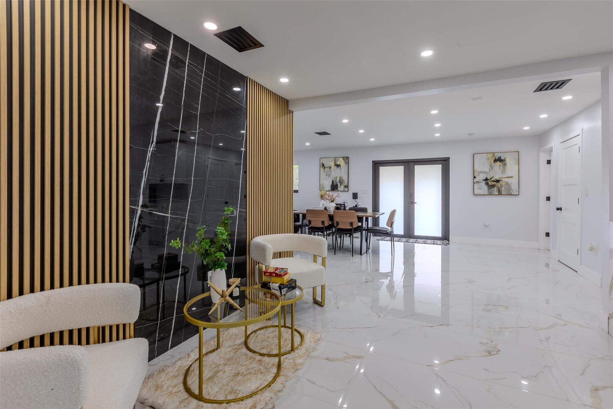 2633 NW Taft Hollywood, FL 33020