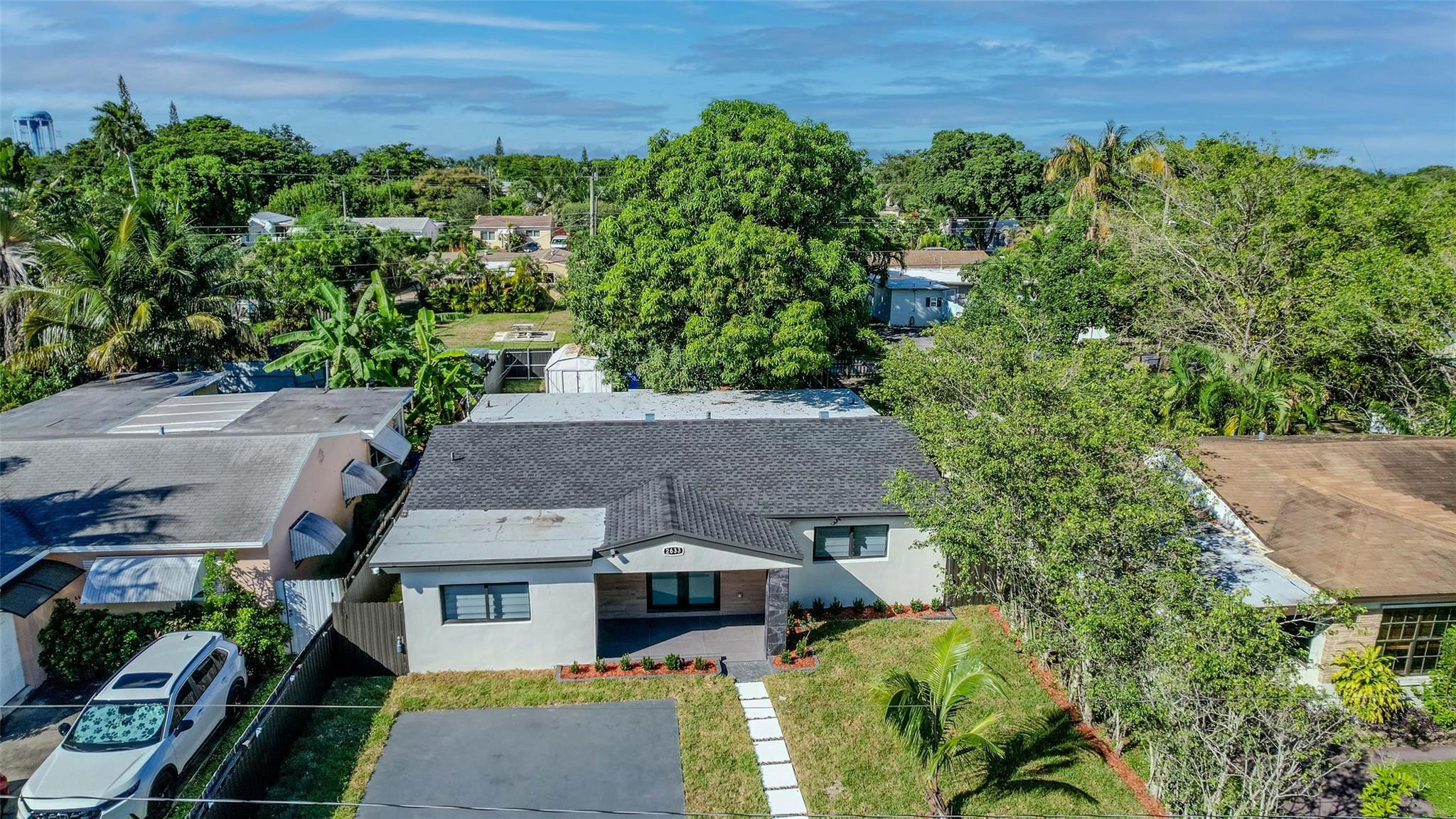 2633 NW Taft Hollywood, FL 33020