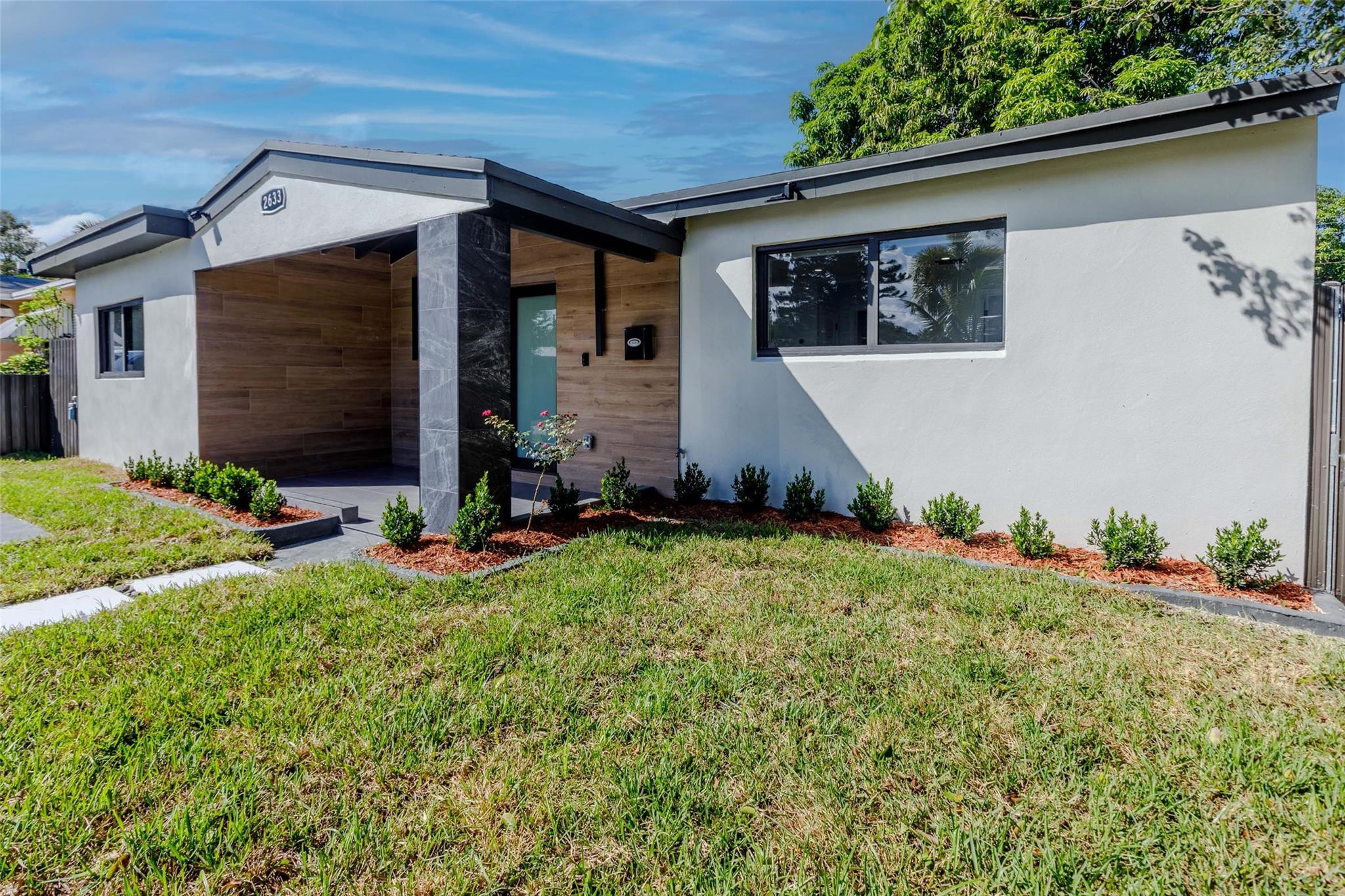 2633 NW Taft Hollywood, FL 33020