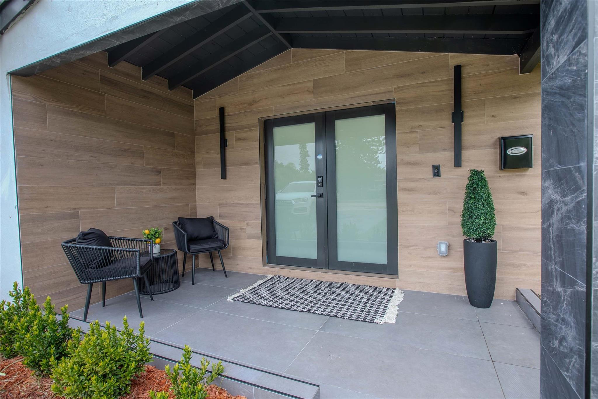 2633 NW Taft Hollywood, FL 33020