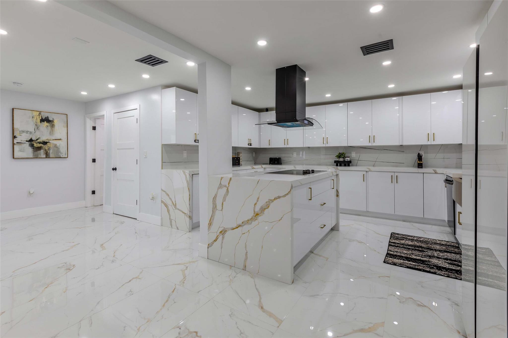 2633 NW Taft Hollywood, FL 33020