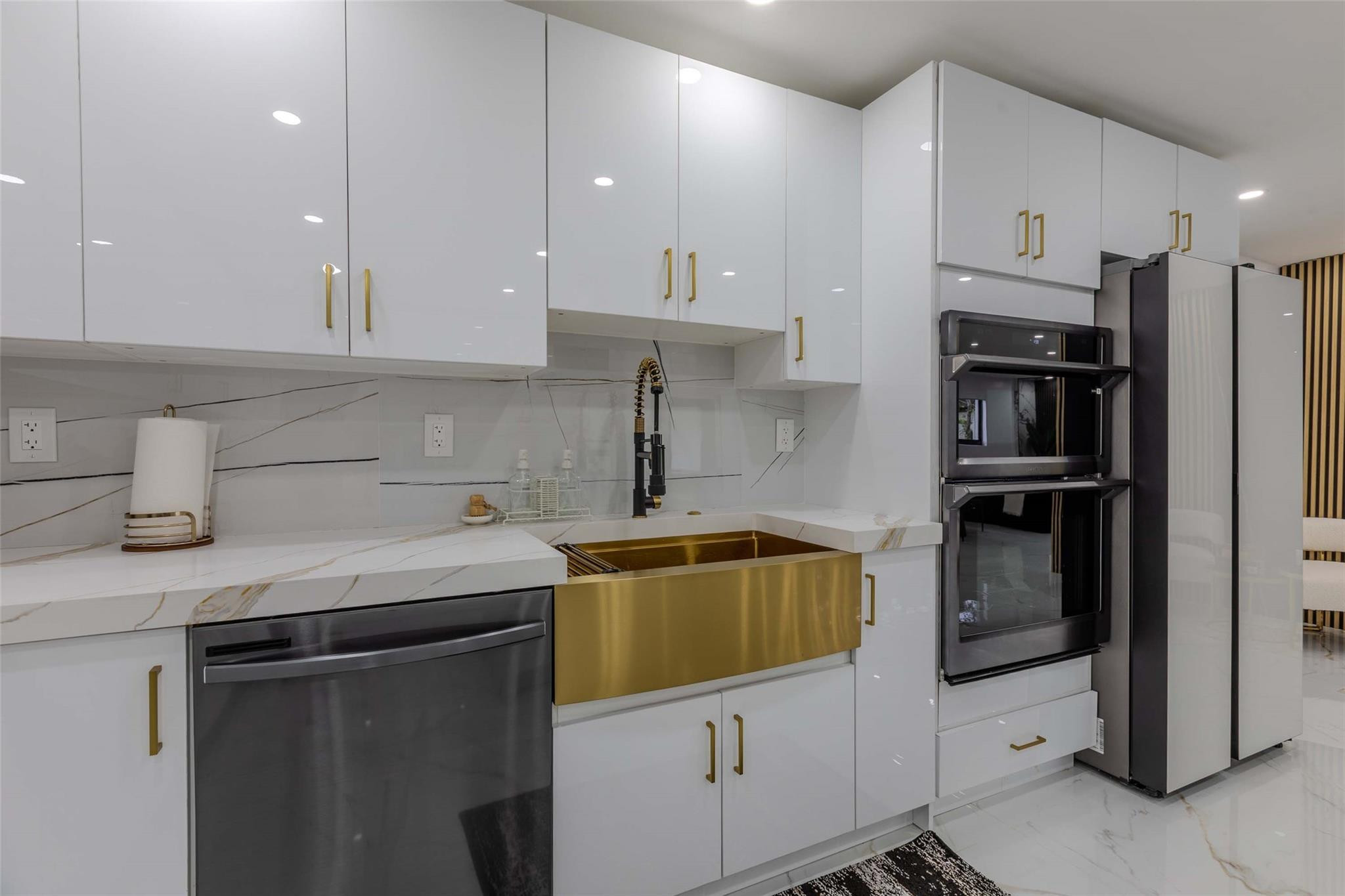 2633 NW Taft Hollywood, FL 33020