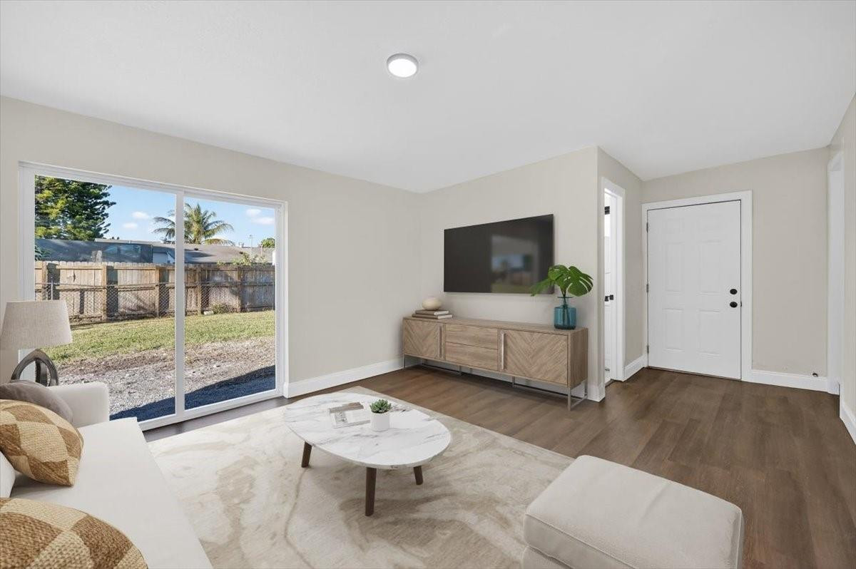 10335 SW 151st Miami, FL 33176