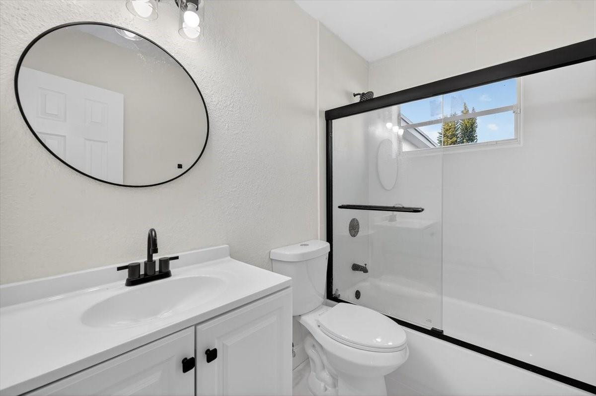 10335 SW 151st Miami, FL 33176