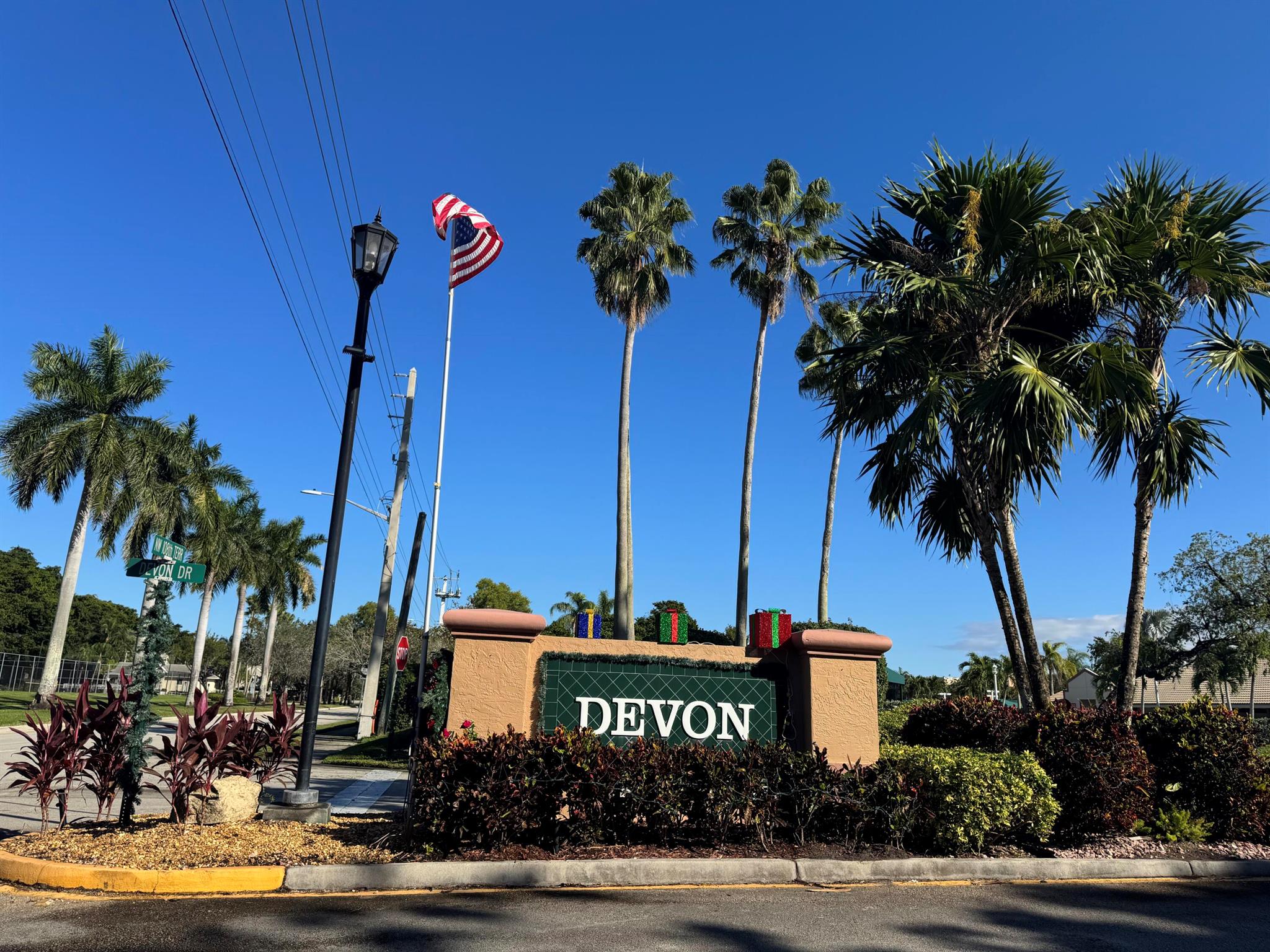 7516 N Devon Dr Dr #212
