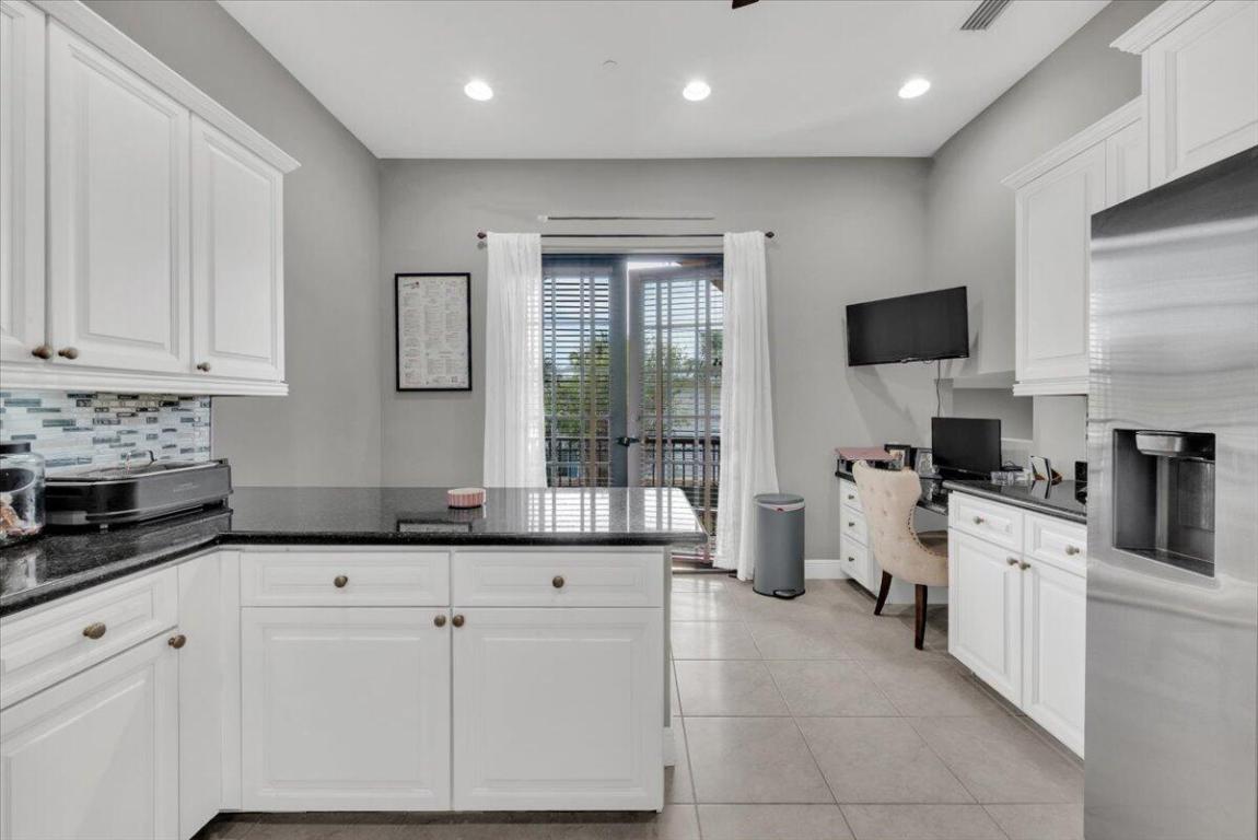 502 Del Sol Tequesta, FL 33469