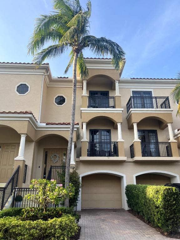 502 Del Sol Tequesta, FL 33469