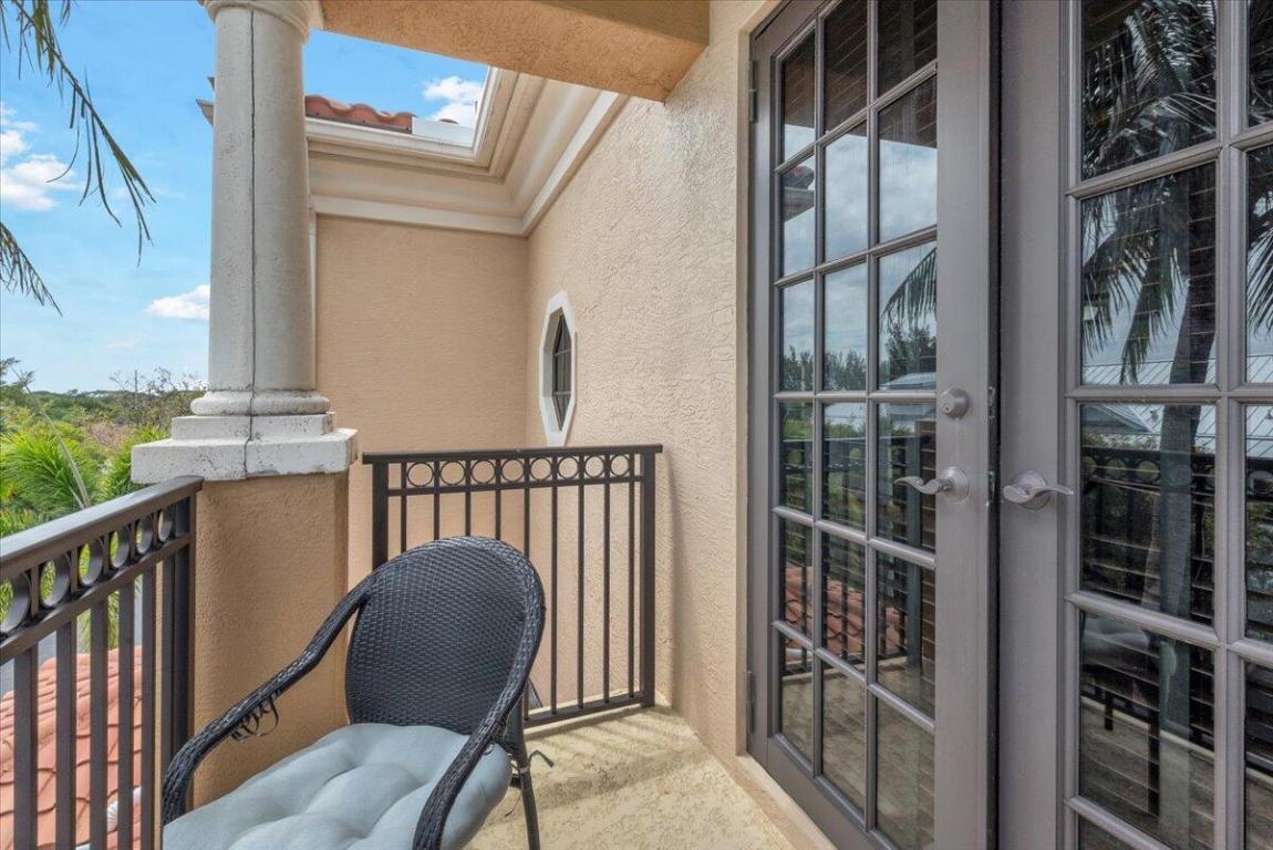 502 Del Sol Tequesta, FL 33469