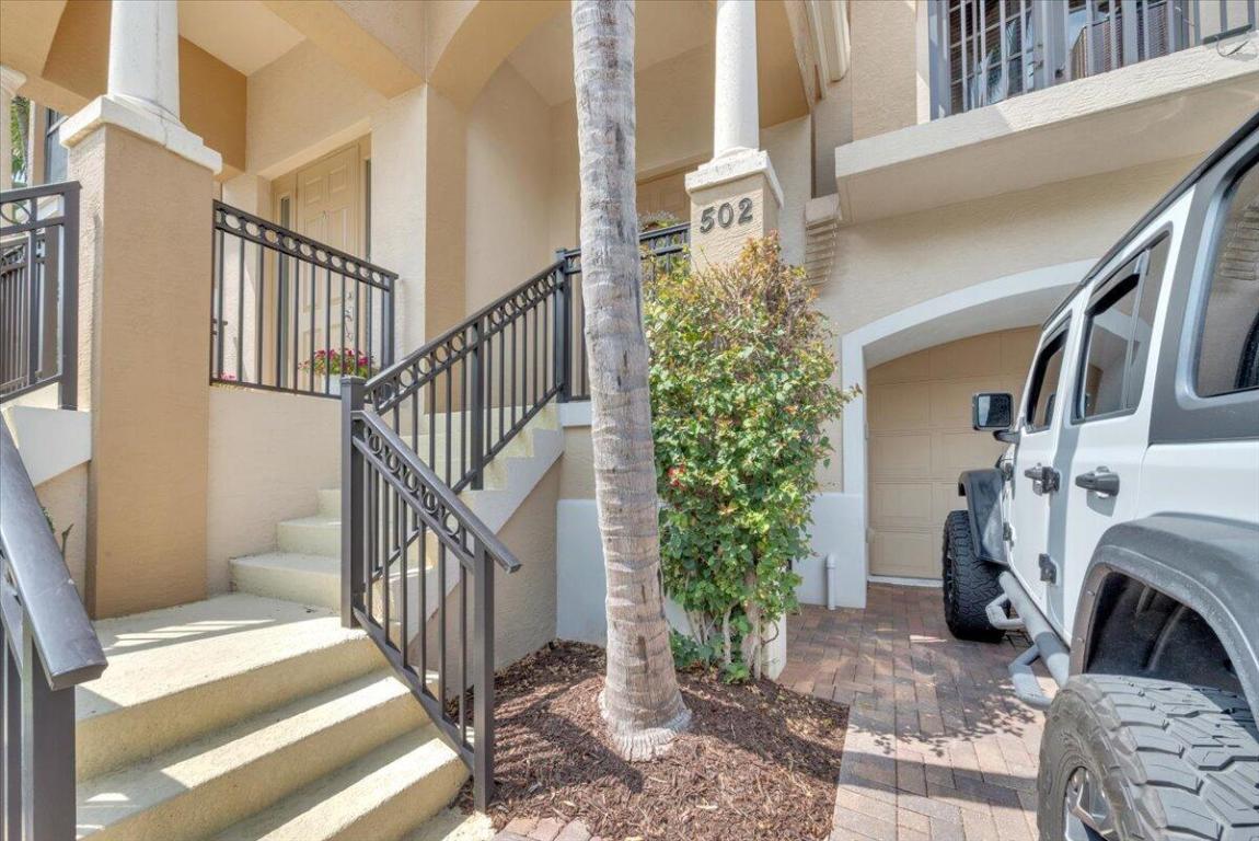 502 Del Sol Tequesta, FL 33469