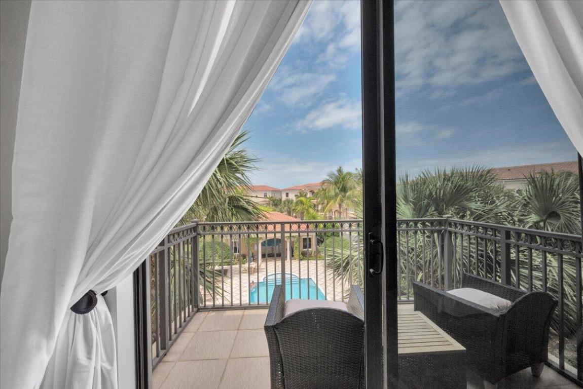 502 Del Sol Tequesta, FL 33469