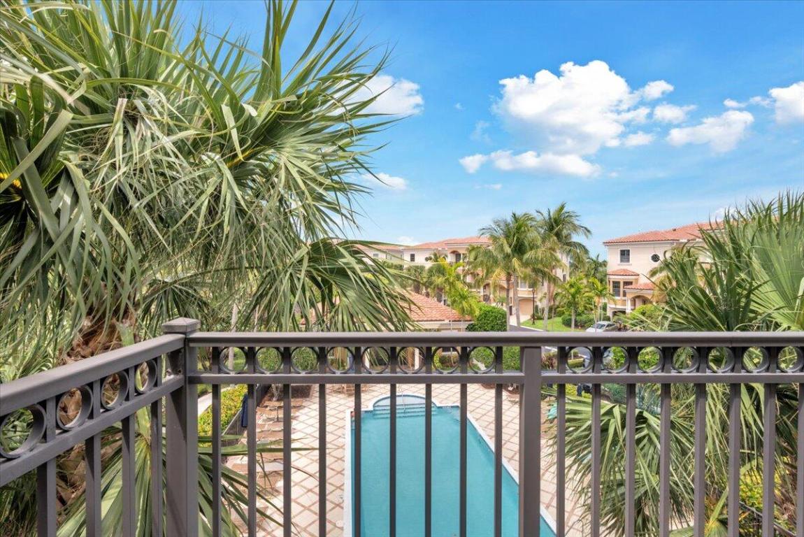 502 Del Sol Tequesta, FL 33469