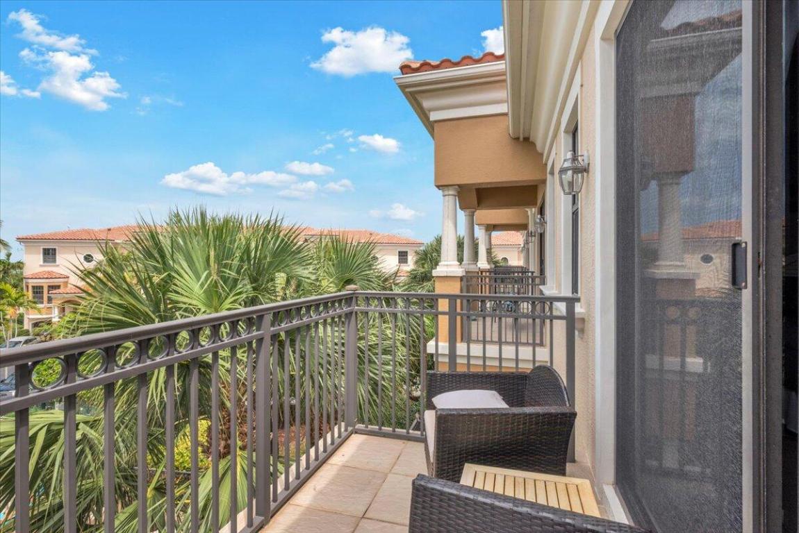 502 Del Sol Tequesta, FL 33469