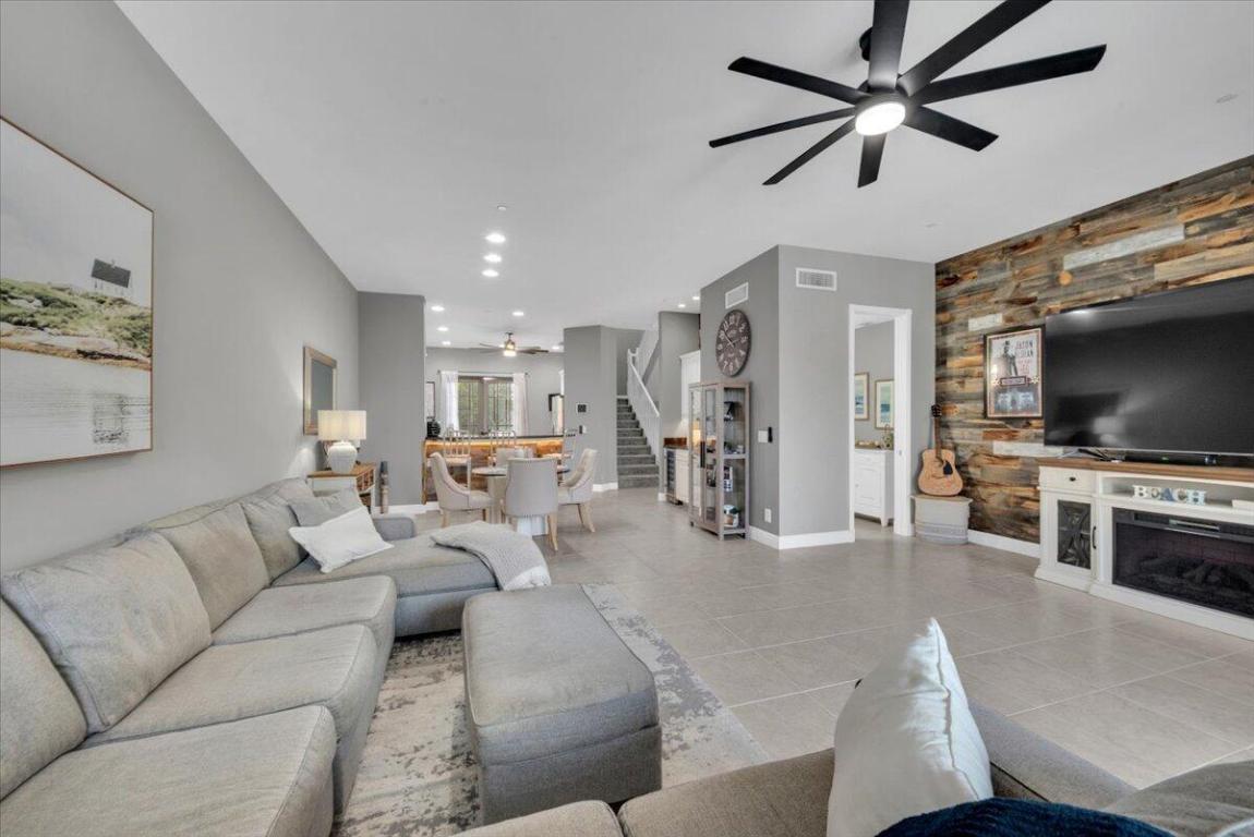 502 Del Sol Tequesta, FL 33469