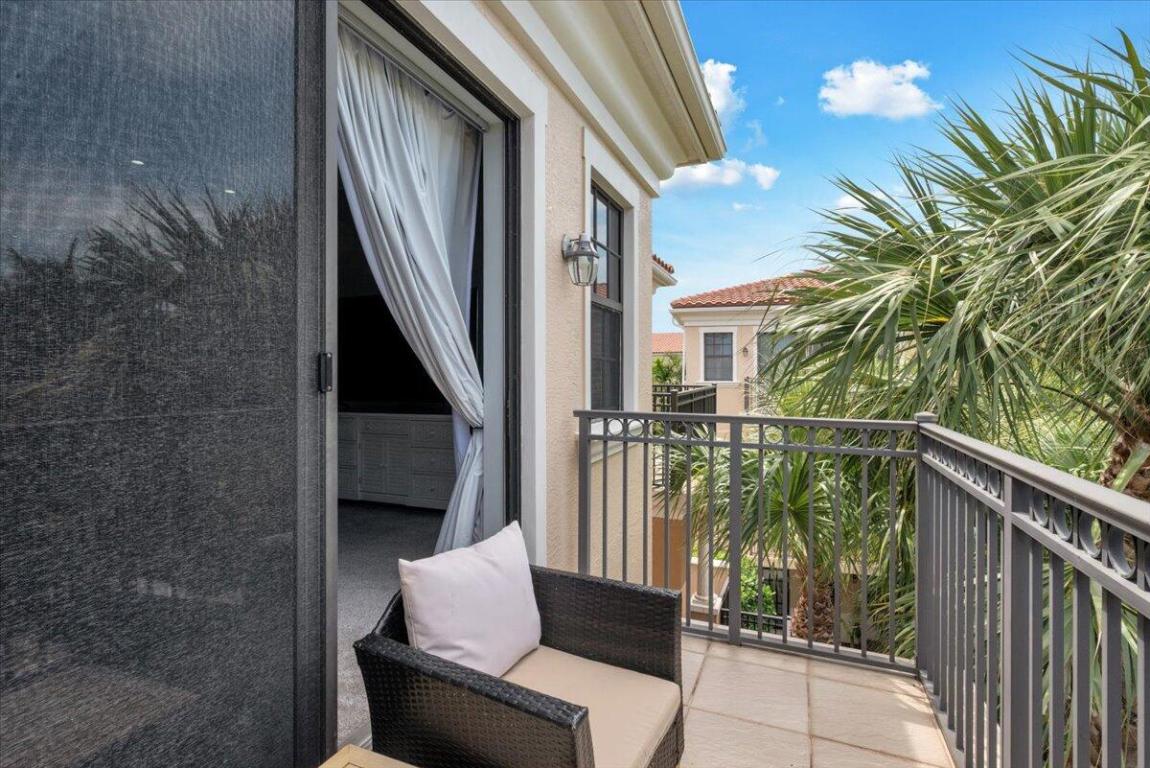 502 Del Sol Tequesta, FL 33469