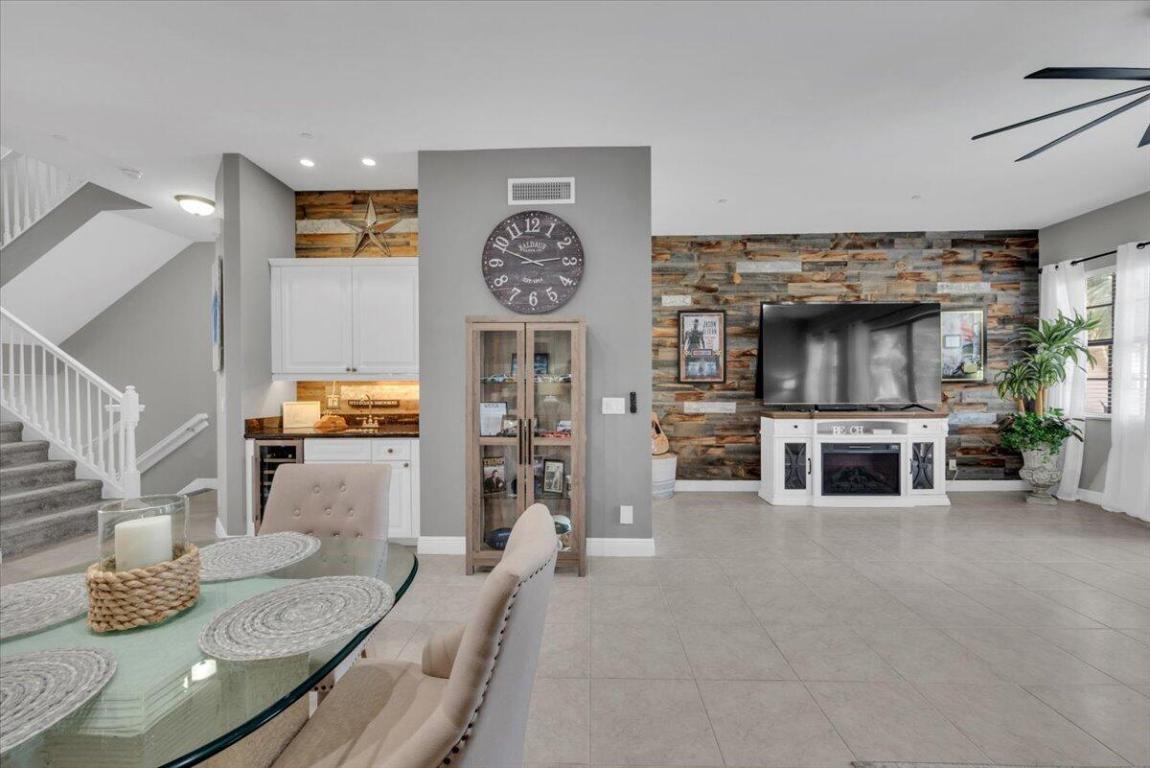 502 Del Sol Tequesta, FL 33469