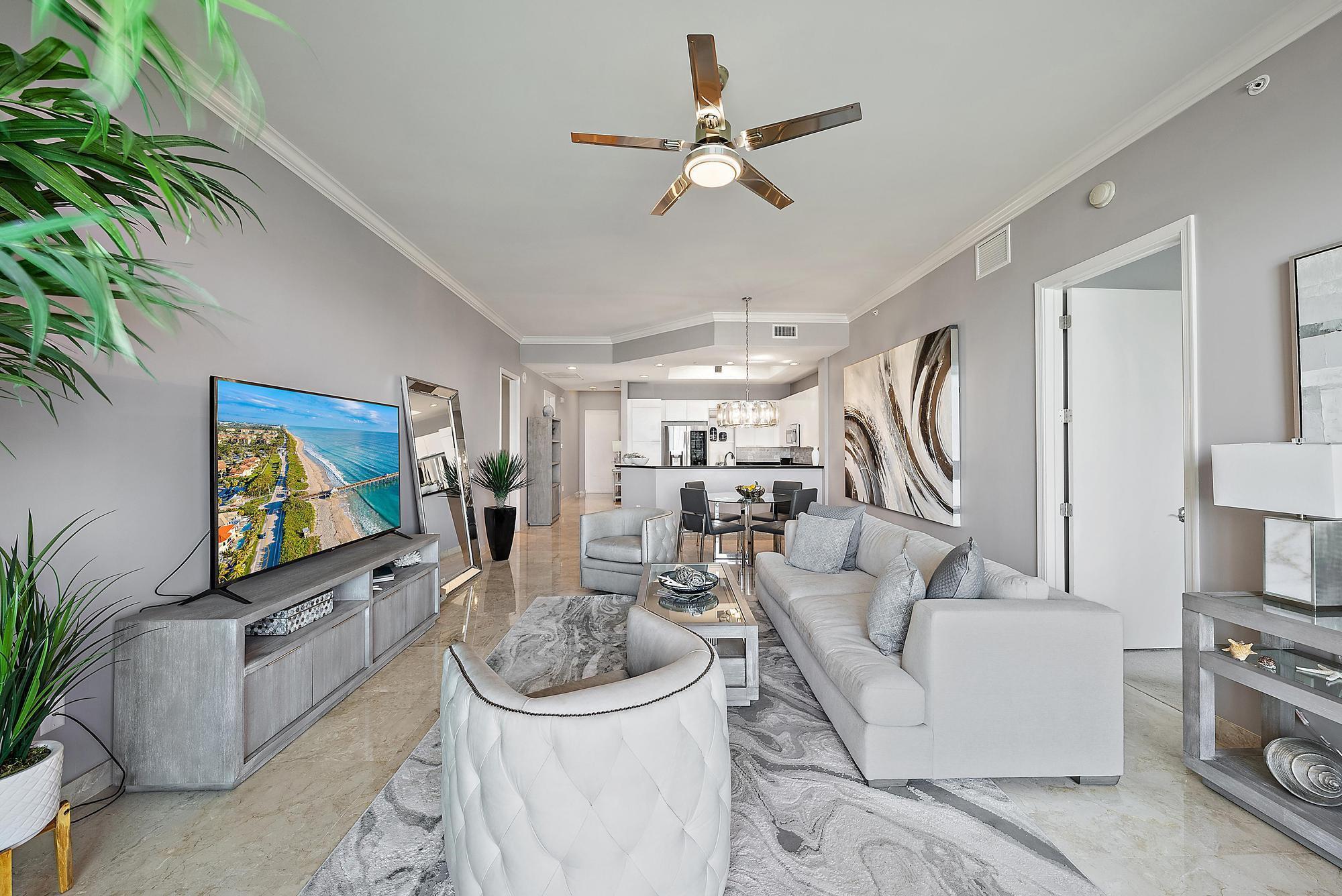 2640 Lake Shr Dr #2215,Riviera Beach, FL 33404