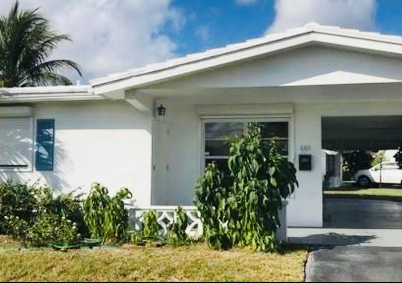4301 NW 1st Ter