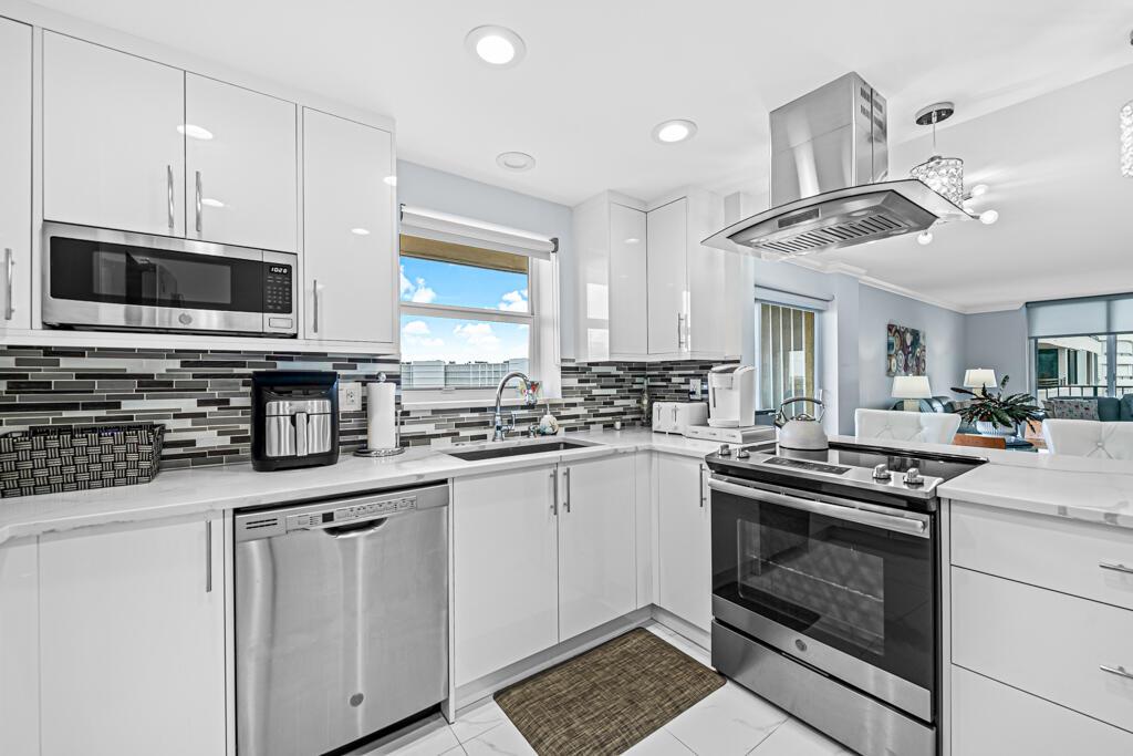 3581 S Ocean Blvd #7a